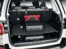 Fiat 500L Cargo Net on luggage bay floor, level 2