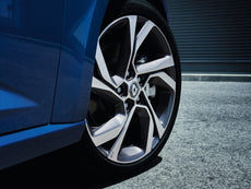 Renault Megane (4) 18" Alloy Wheel, Magny Cours